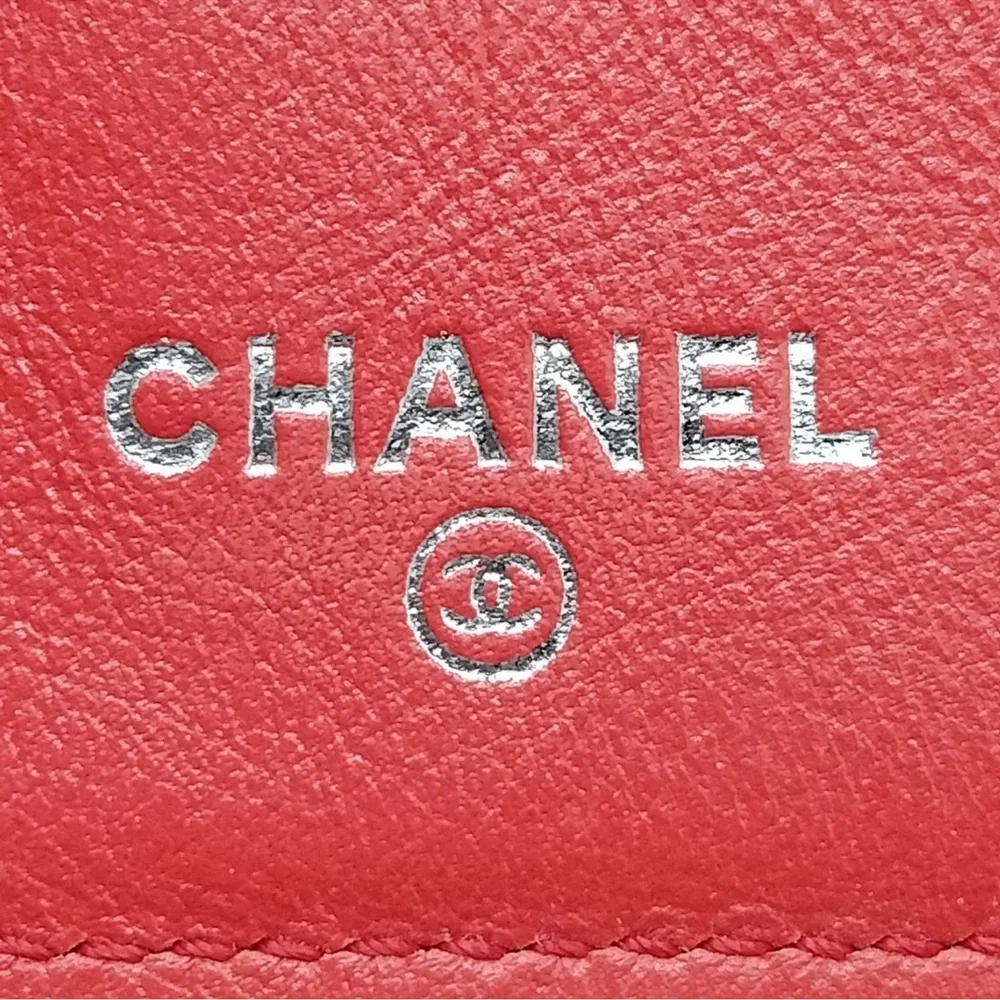 CHANEL compact wallet
